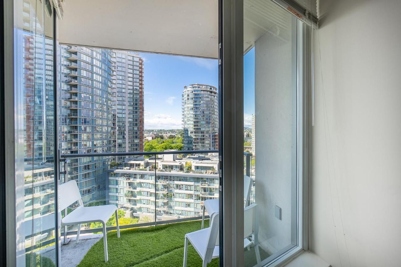 Stunning 2 Bedroom Condo With Downtown Views!!! Vancouver Bagian luar foto